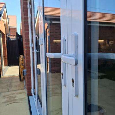 Bi-fold door handles Bi-fold door handles